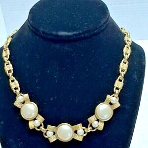 Helena Rubinstein faux pearl rhinestones gold toned vintage Necklace HR Paris